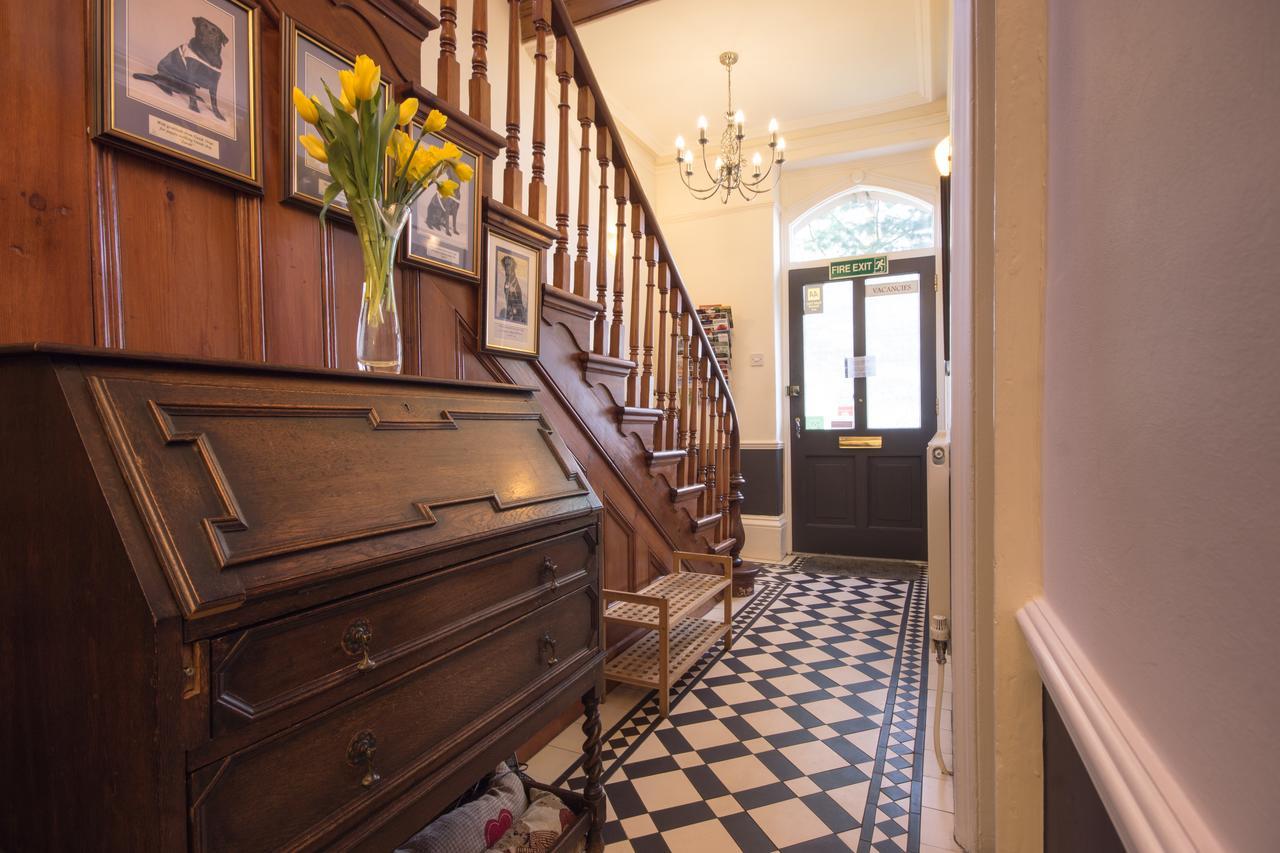 Alpine Lodge Guest House バクストン エクステリア 写真